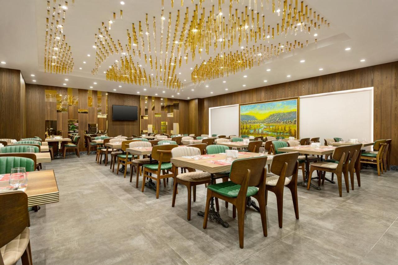 Ramada By Wyndham Istanbul Umraniye Hotel Kültér fotó