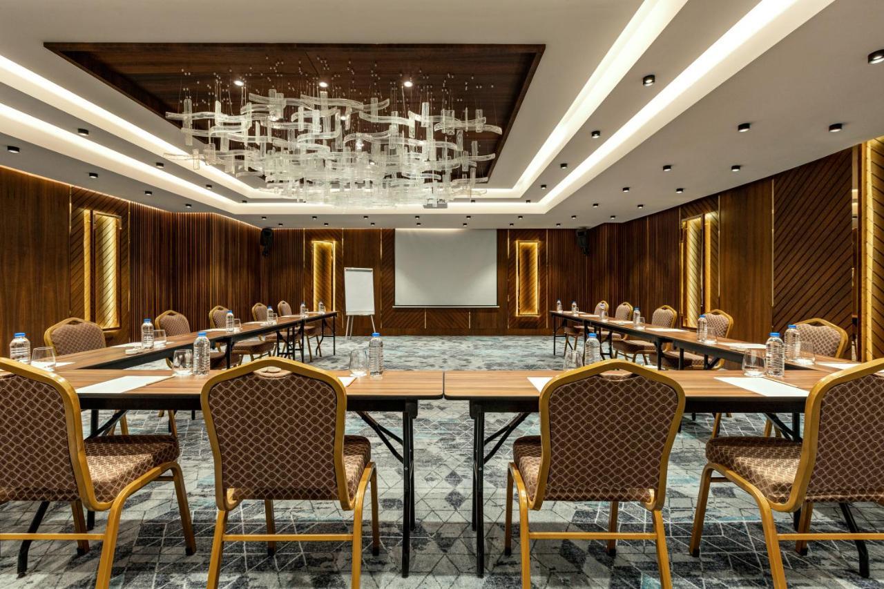 Ramada By Wyndham Istanbul Umraniye Hotel Kültér fotó