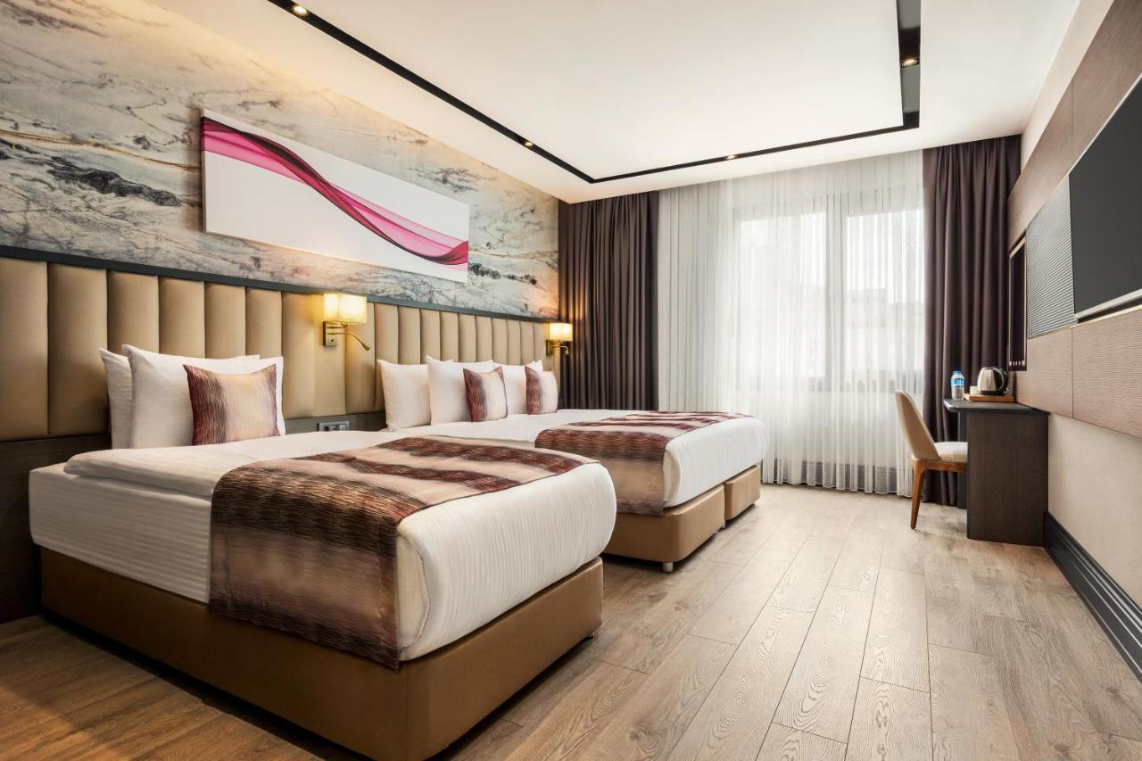 Ramada By Wyndham Istanbul Umraniye Hotel Kültér fotó