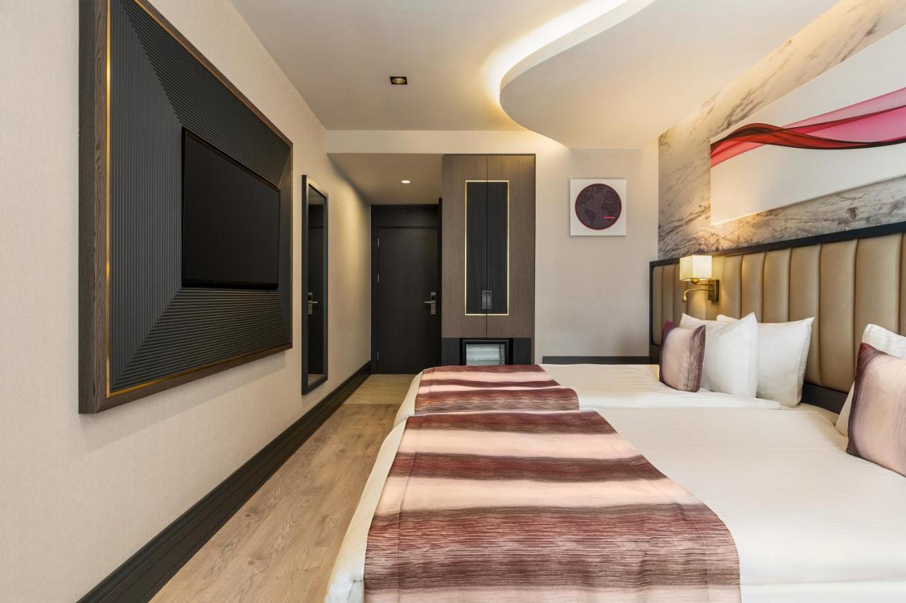 Ramada By Wyndham Istanbul Umraniye Hotel Kültér fotó
