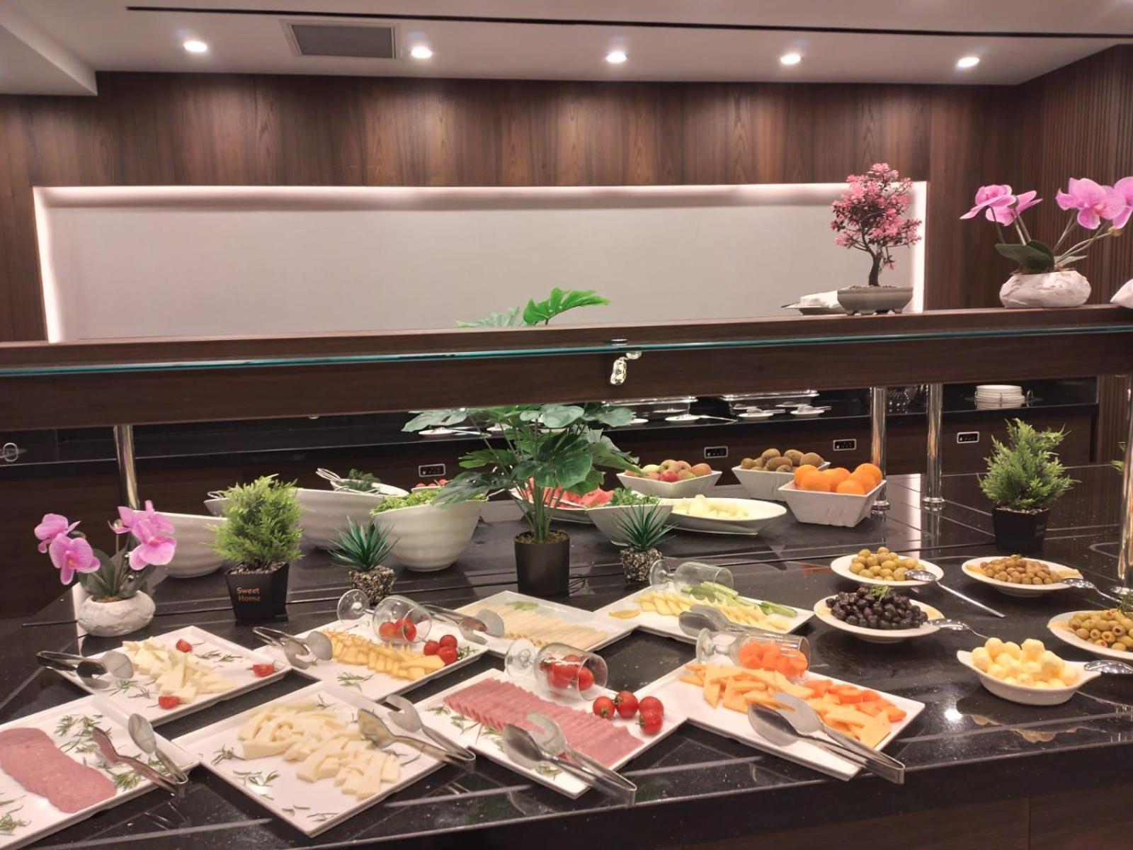 Ramada By Wyndham Istanbul Umraniye Hotel Kültér fotó