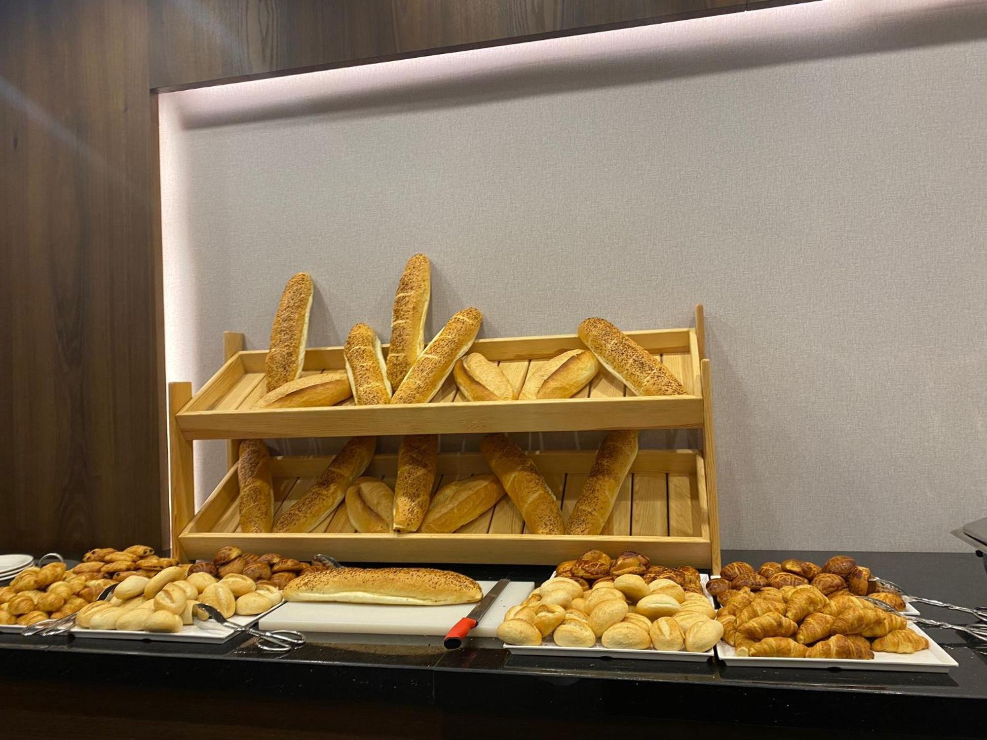 Ramada By Wyndham Istanbul Umraniye Hotel Kültér fotó